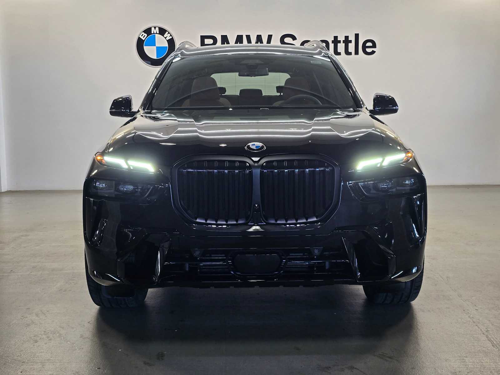 Thumbnail: 2026 BMW X7 - 6