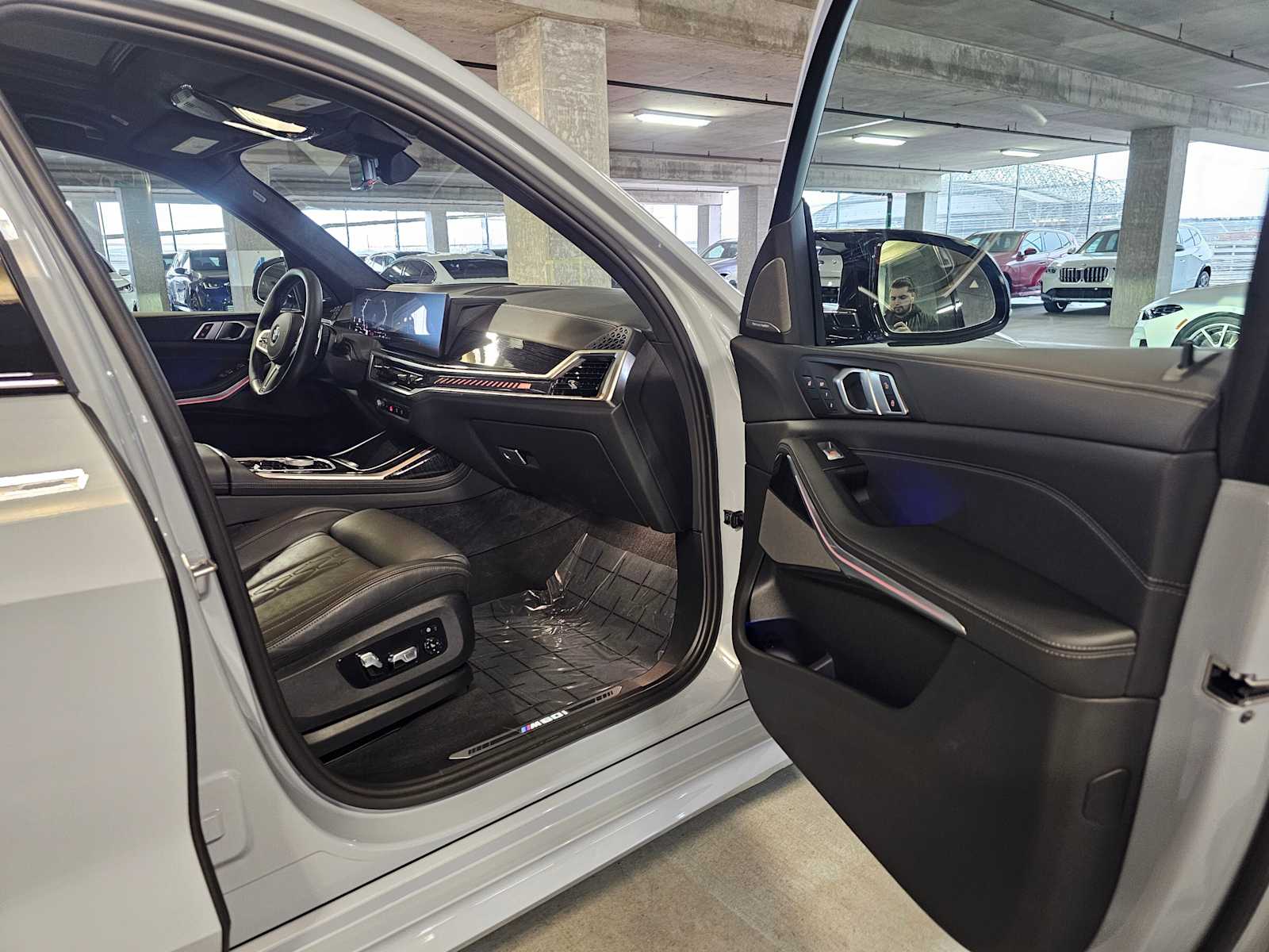 Thumbnail: 2025 BMW X7 - 43