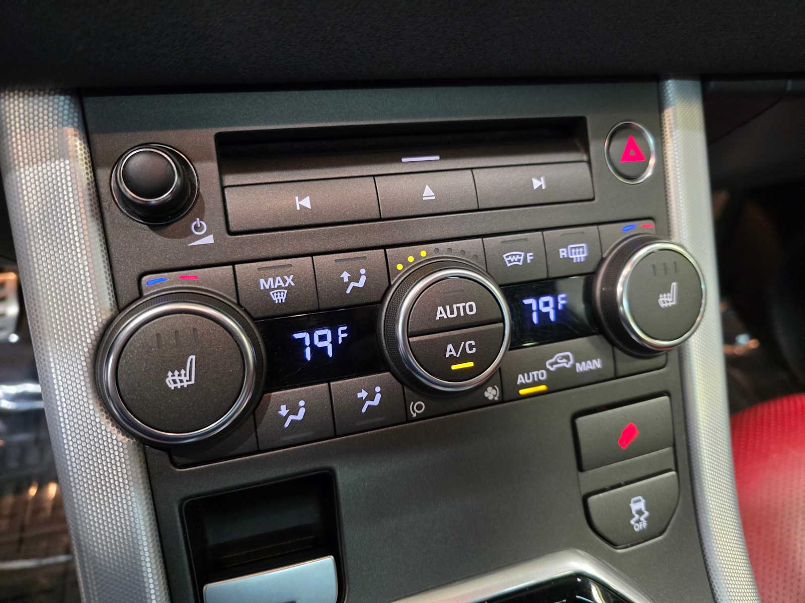 Thumbnail: 2012 Land Rover Range Rover Evoque - 15