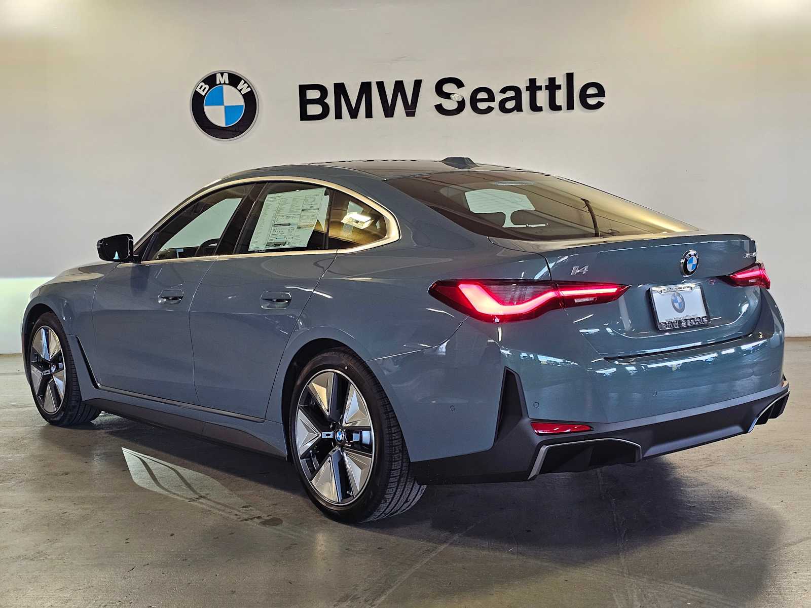 Thumbnail: 2026 BMW i4 - 4