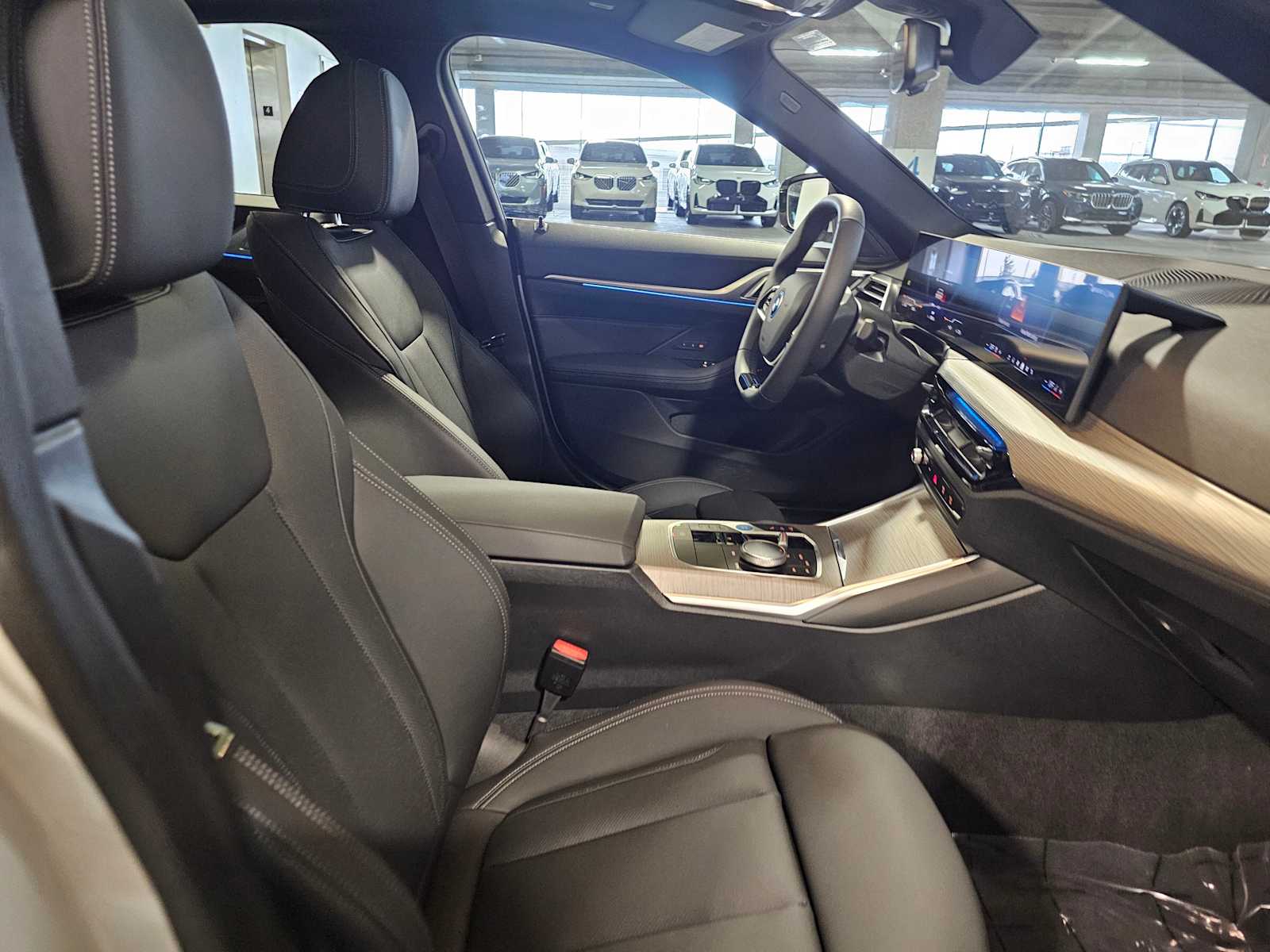 Thumbnail: 2025 BMW i4 - 41