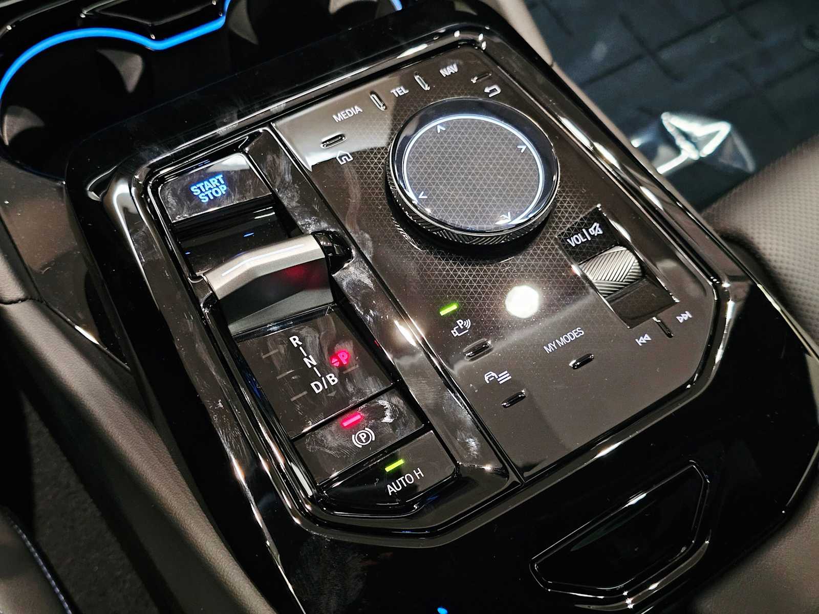 Thumbnail: 2025 BMW i5 - 17