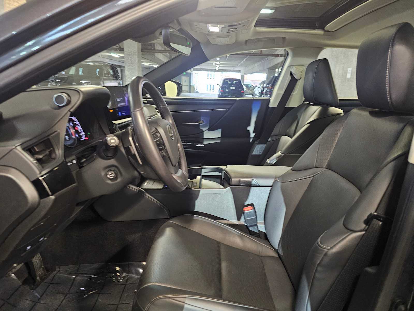 Thumbnail: 2023 Lexus ES - 31