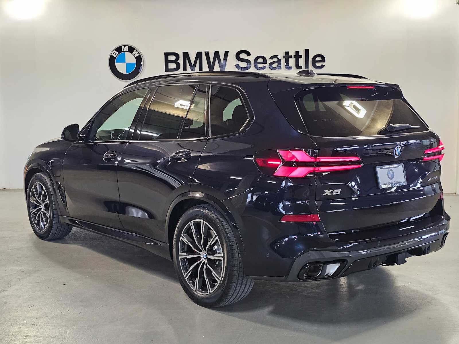 Thumbnail: 2026 BMW X5 - 4