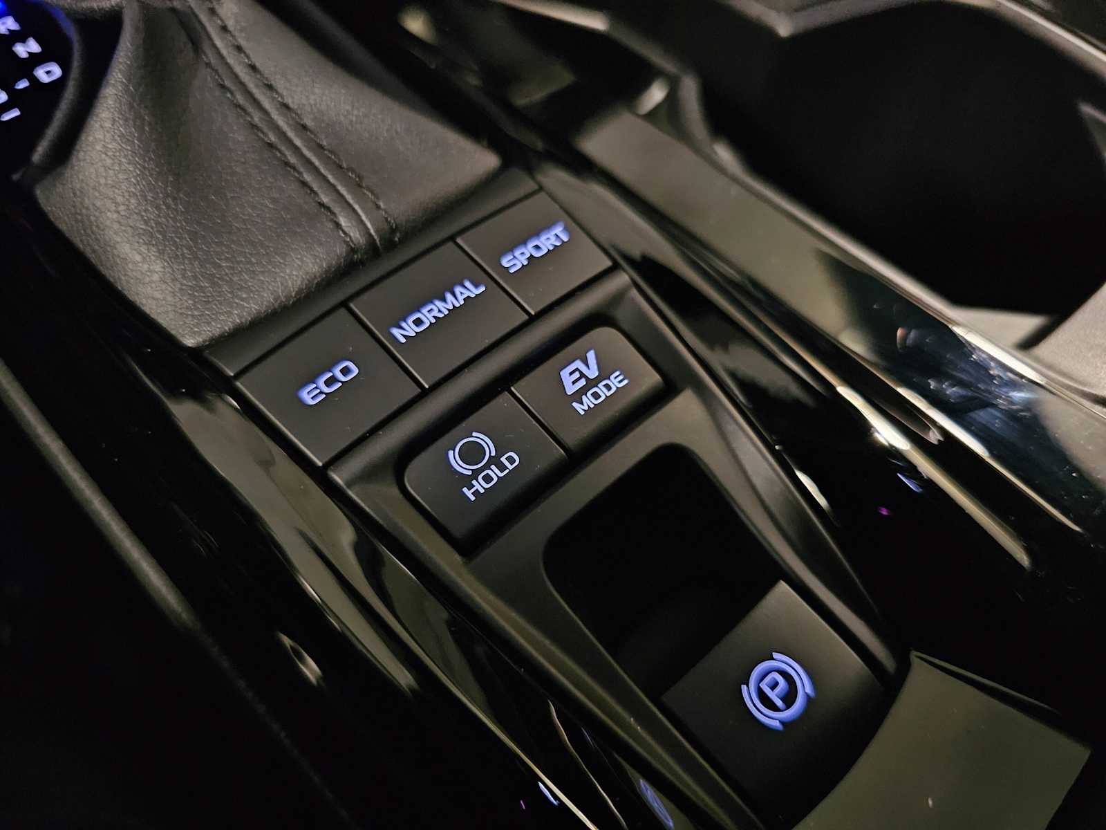 Thumbnail: 2025 Toyota Camry - 22