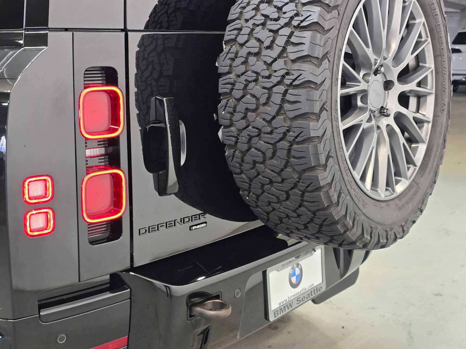 Thumbnail: 2023 Land Rover Defender - 7