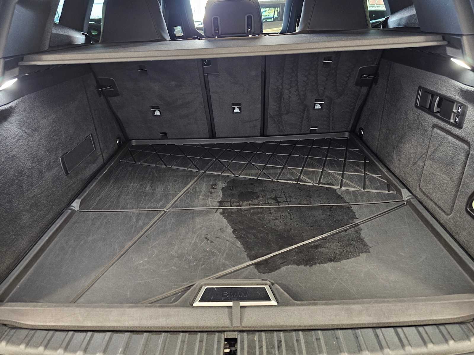 Thumbnail: 2023 BMW iX - 40