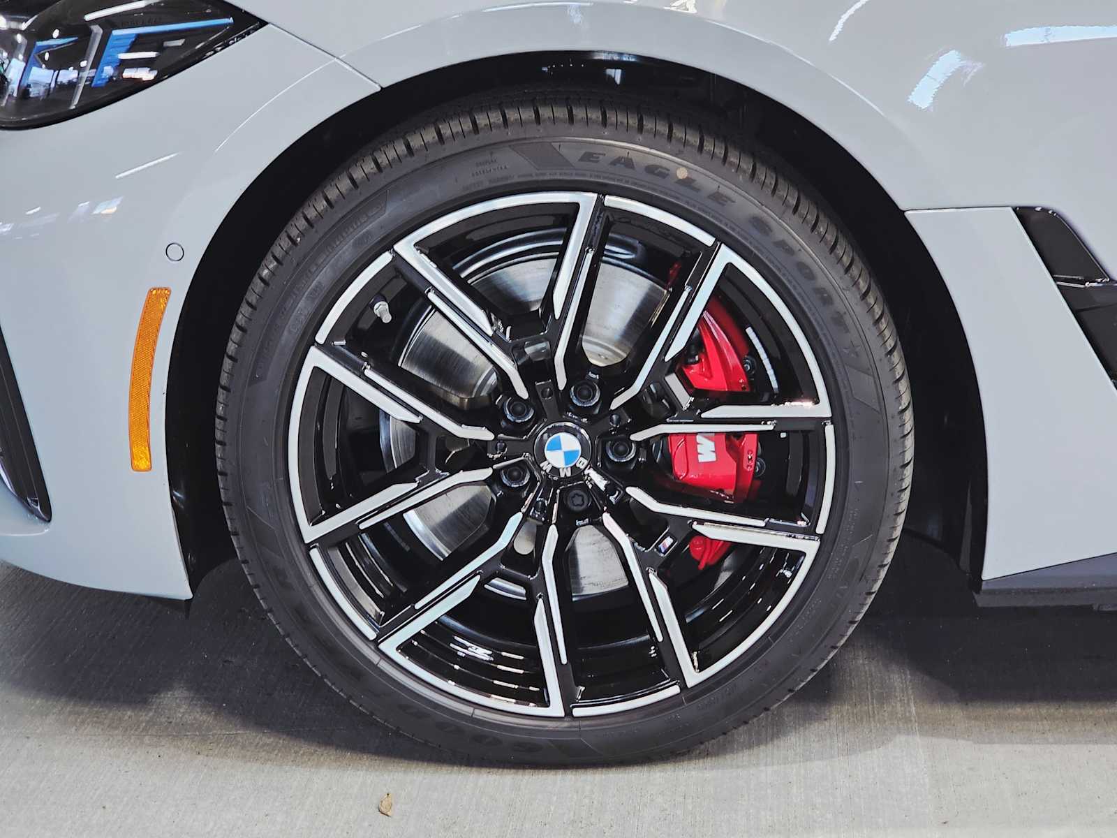 Thumbnail: 2025 BMW i4 - 8