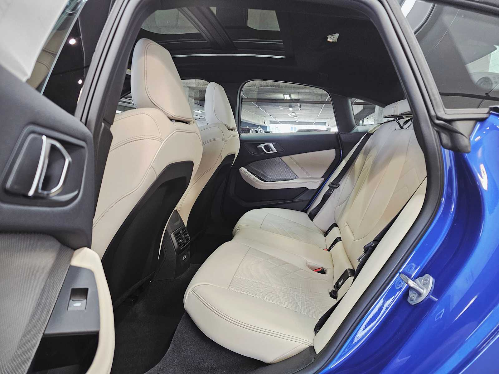 Thumbnail: 2025 BMW 2 Series - 25