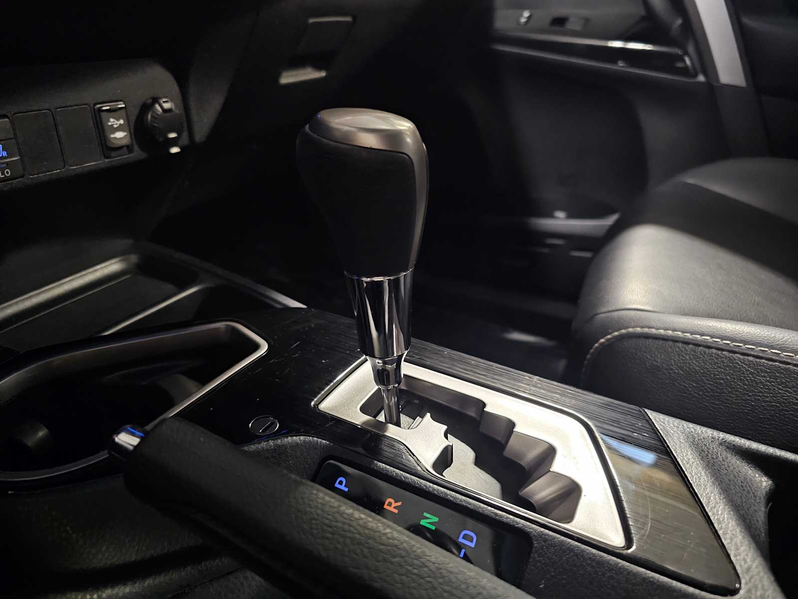 Thumbnail: 2018 Toyota RAV4 - 26