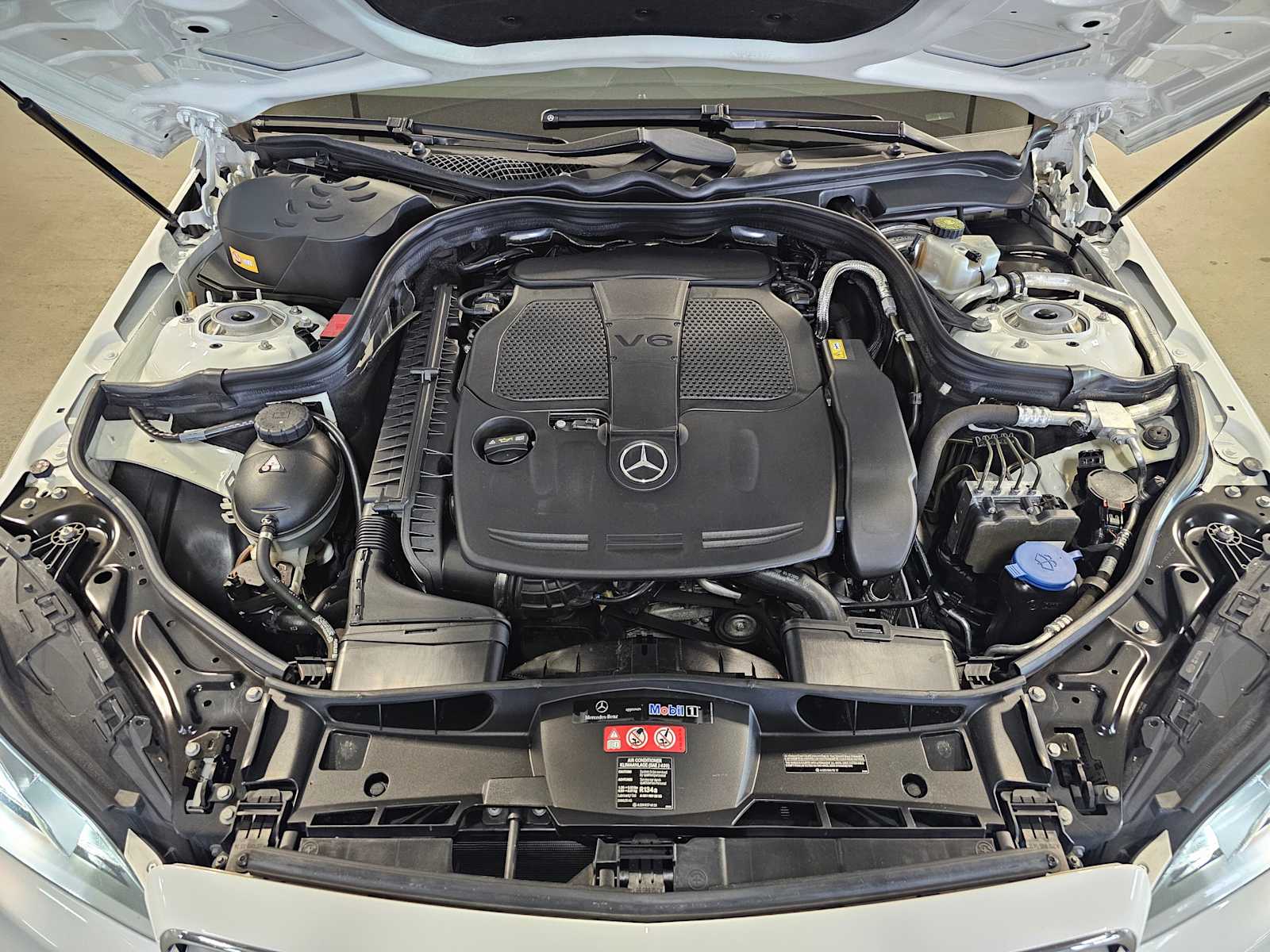 Thumbnail: 2014 Mercedes-Benz E-Class - 9