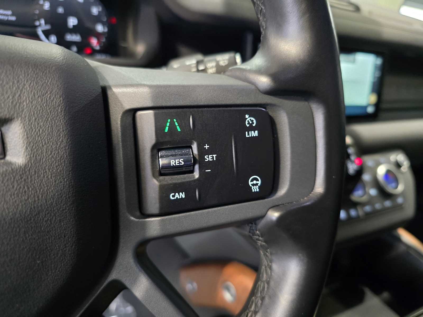 Thumbnail: 2023 Land Rover Defender - 18