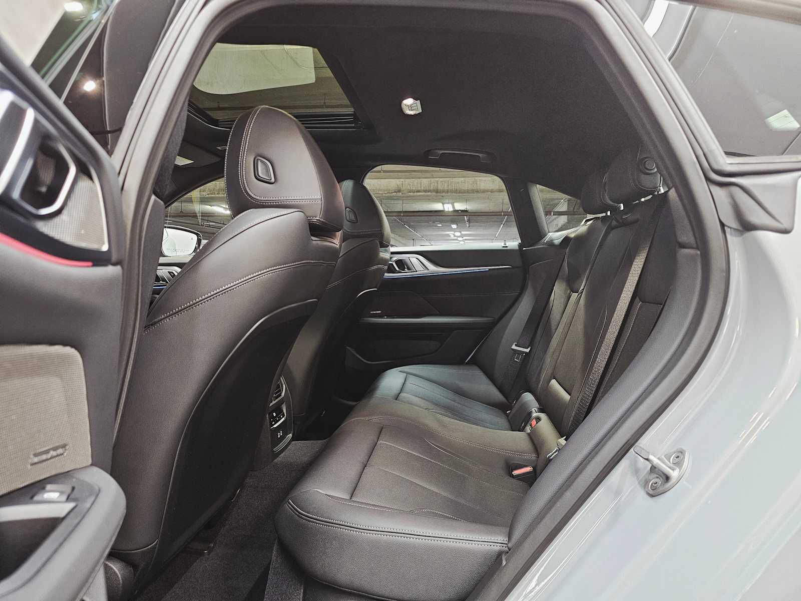 Thumbnail: 2025 BMW i4 - 25