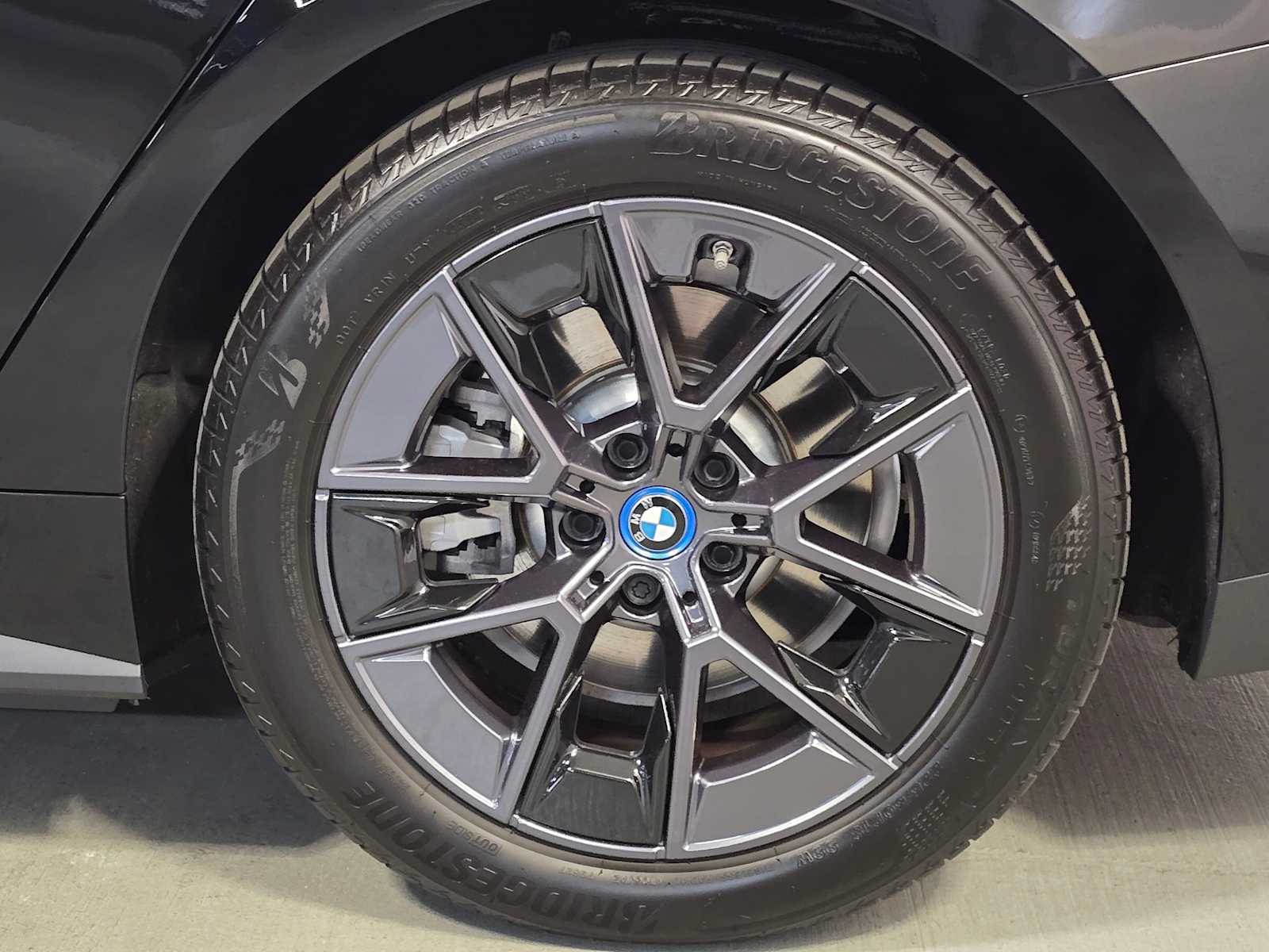 Thumbnail: 2023 BMW i4 - 8