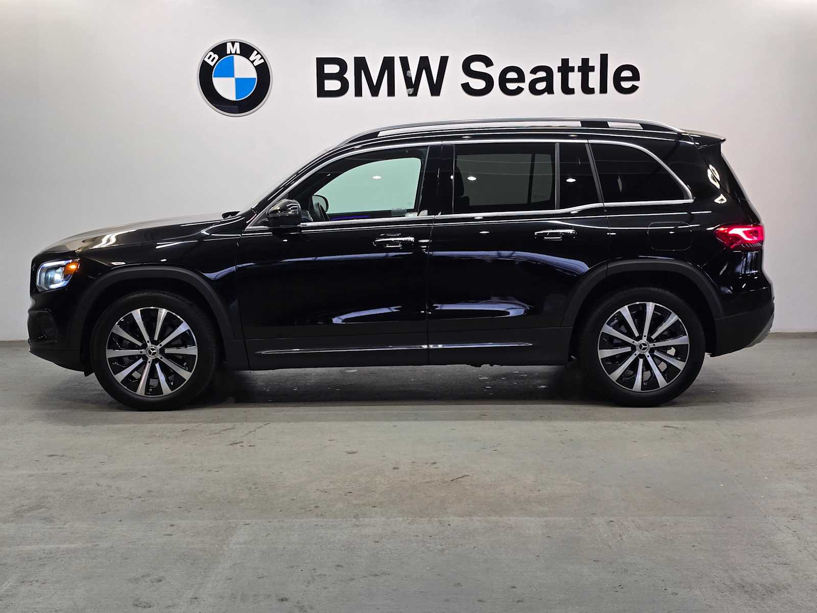 Thumbnail: 2023 Mercedes-Benz GLB - 39