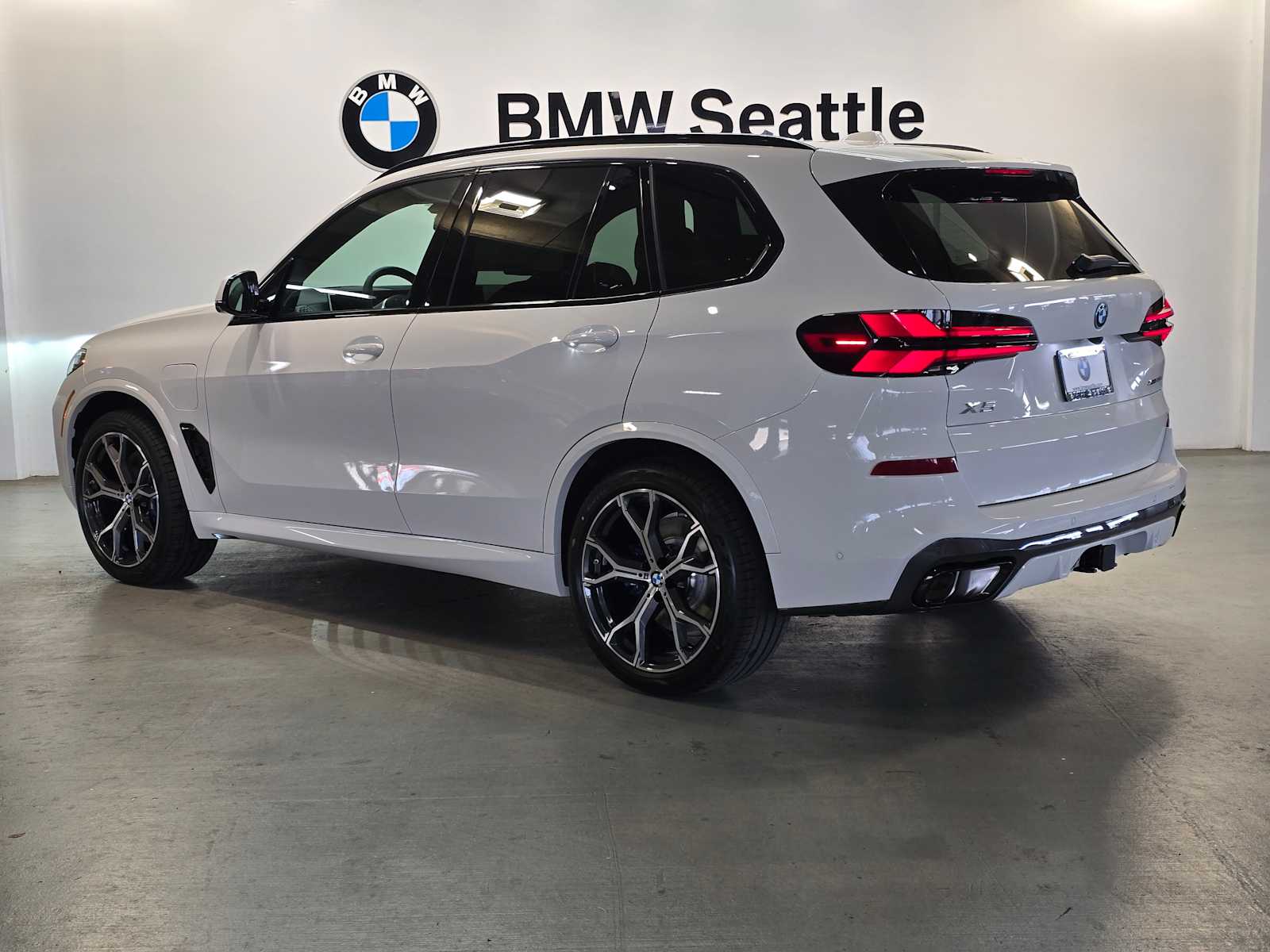 Thumbnail: 2026 BMW X5 - 4