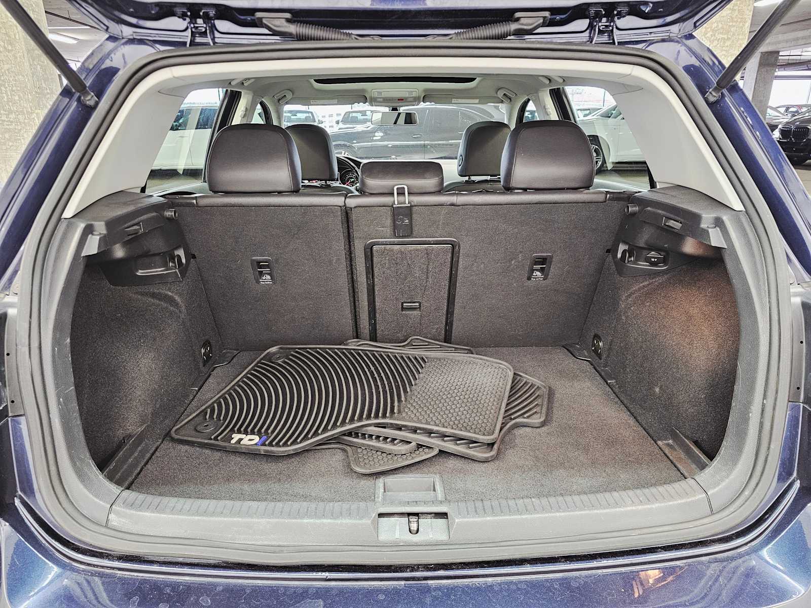 Thumbnail: 2015 Volkswagen Golf - 28