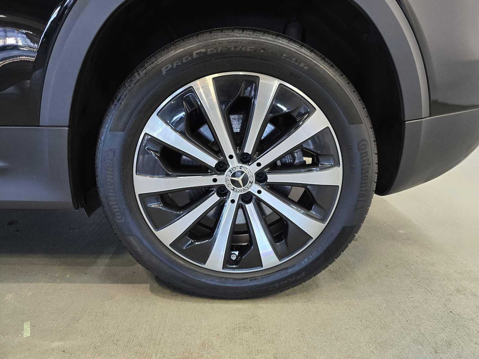 Thumbnail: 2023 Mercedes-Benz GLB - 8