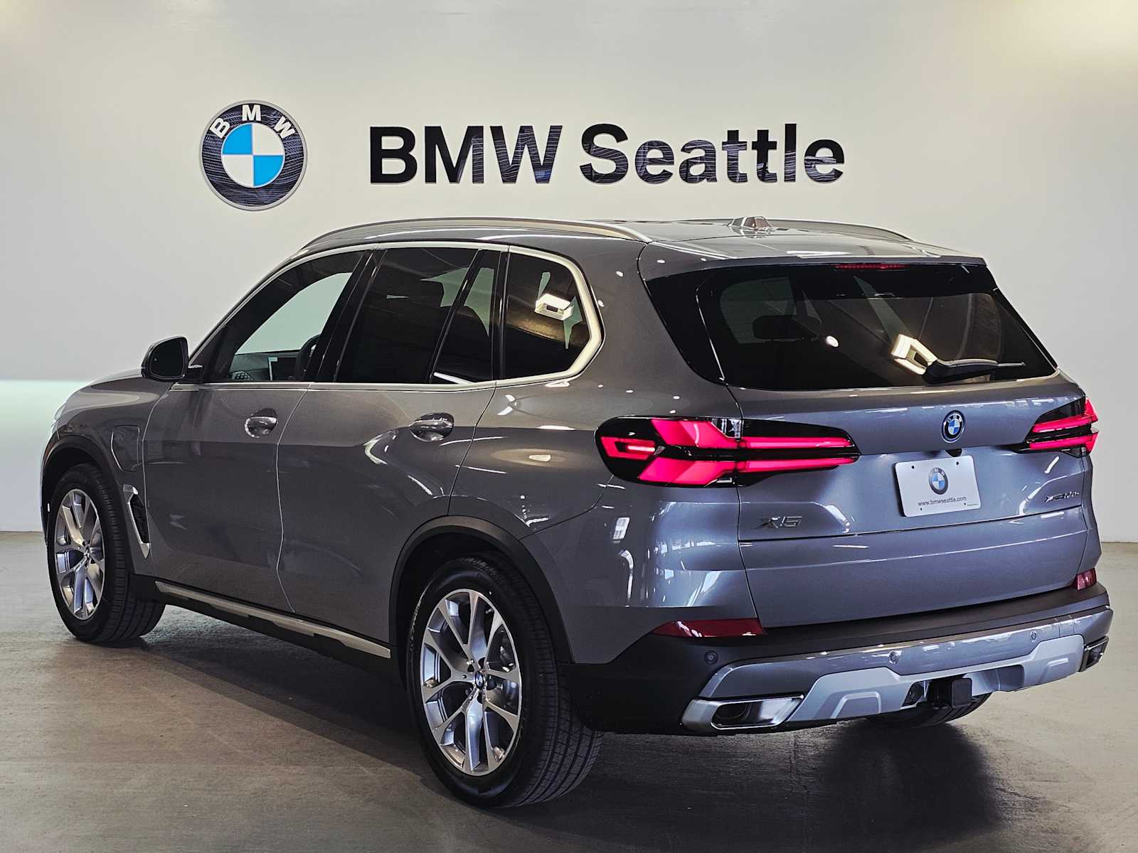 Thumbnail: 2026 BMW X5 - 4