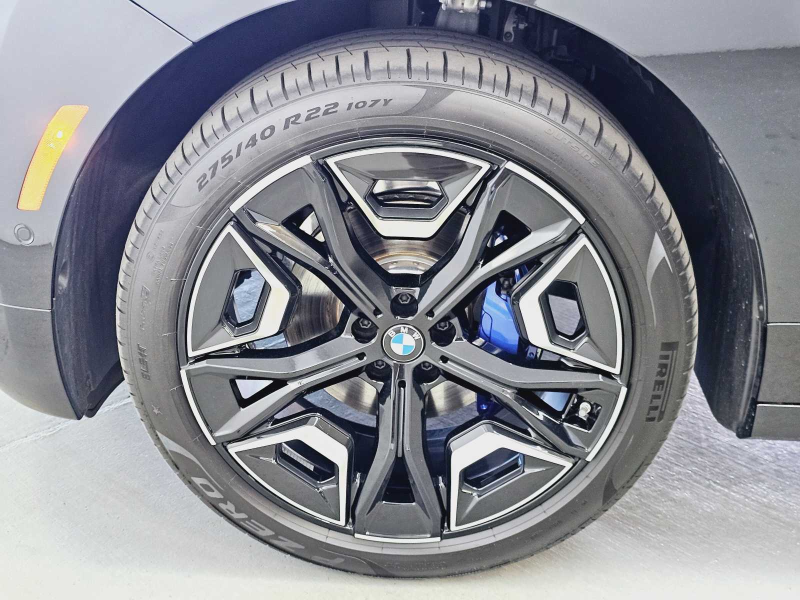 Thumbnail: 2024 BMW iX - 8