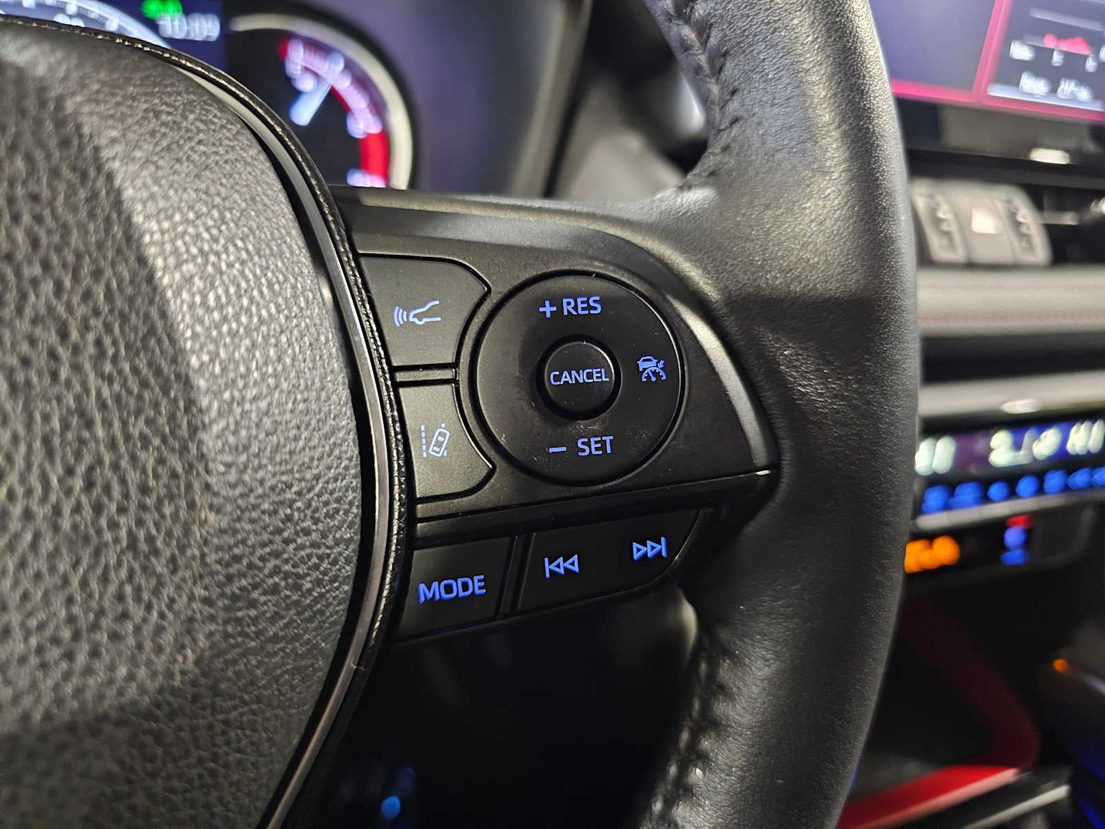 Thumbnail: 2021 Toyota RAV4 - 21