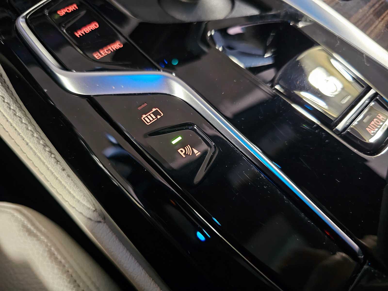 Thumbnail: 2023 BMW 5 Series - 25