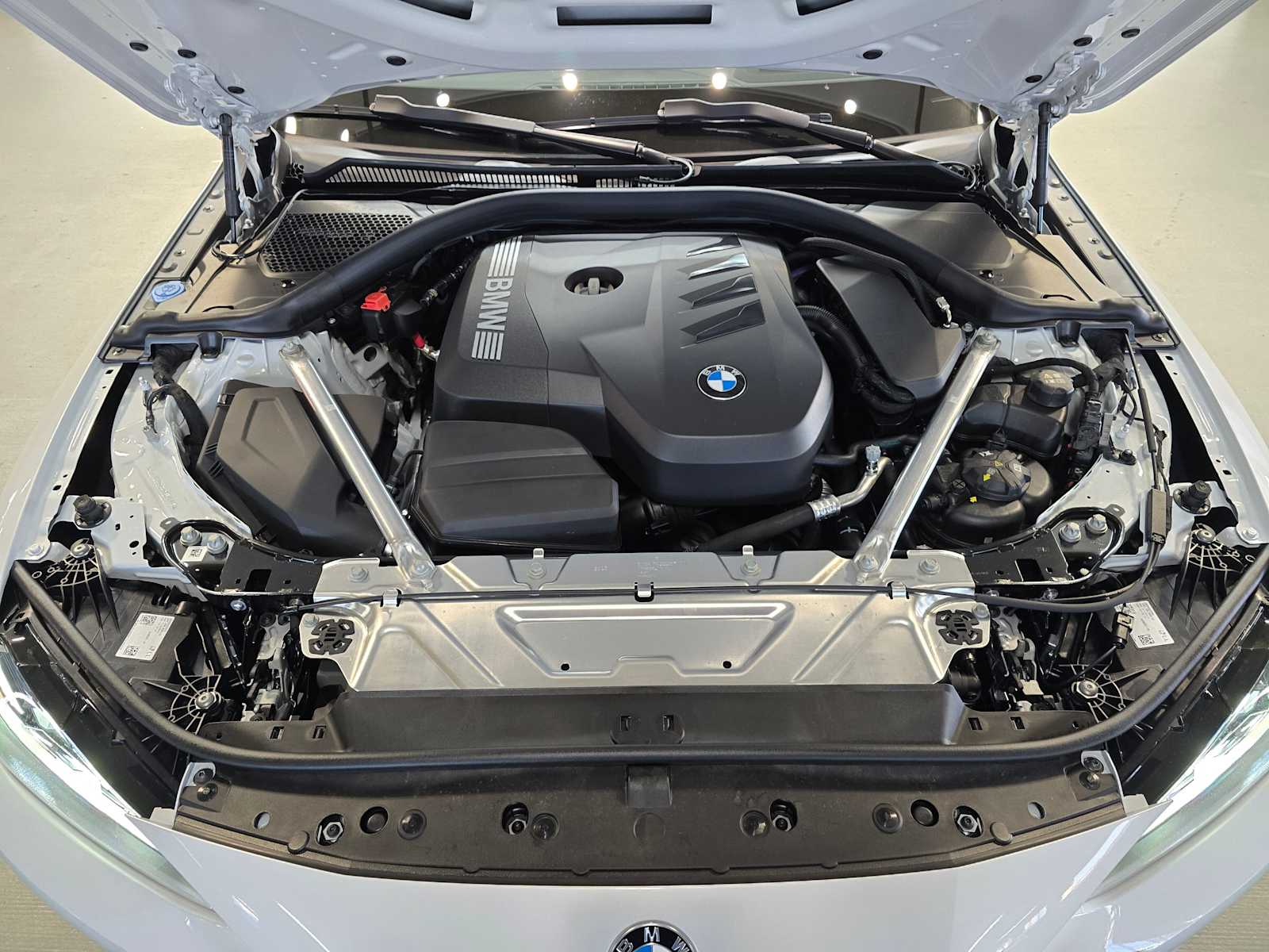 Thumbnail: 2026 BMW 4 Series - 9