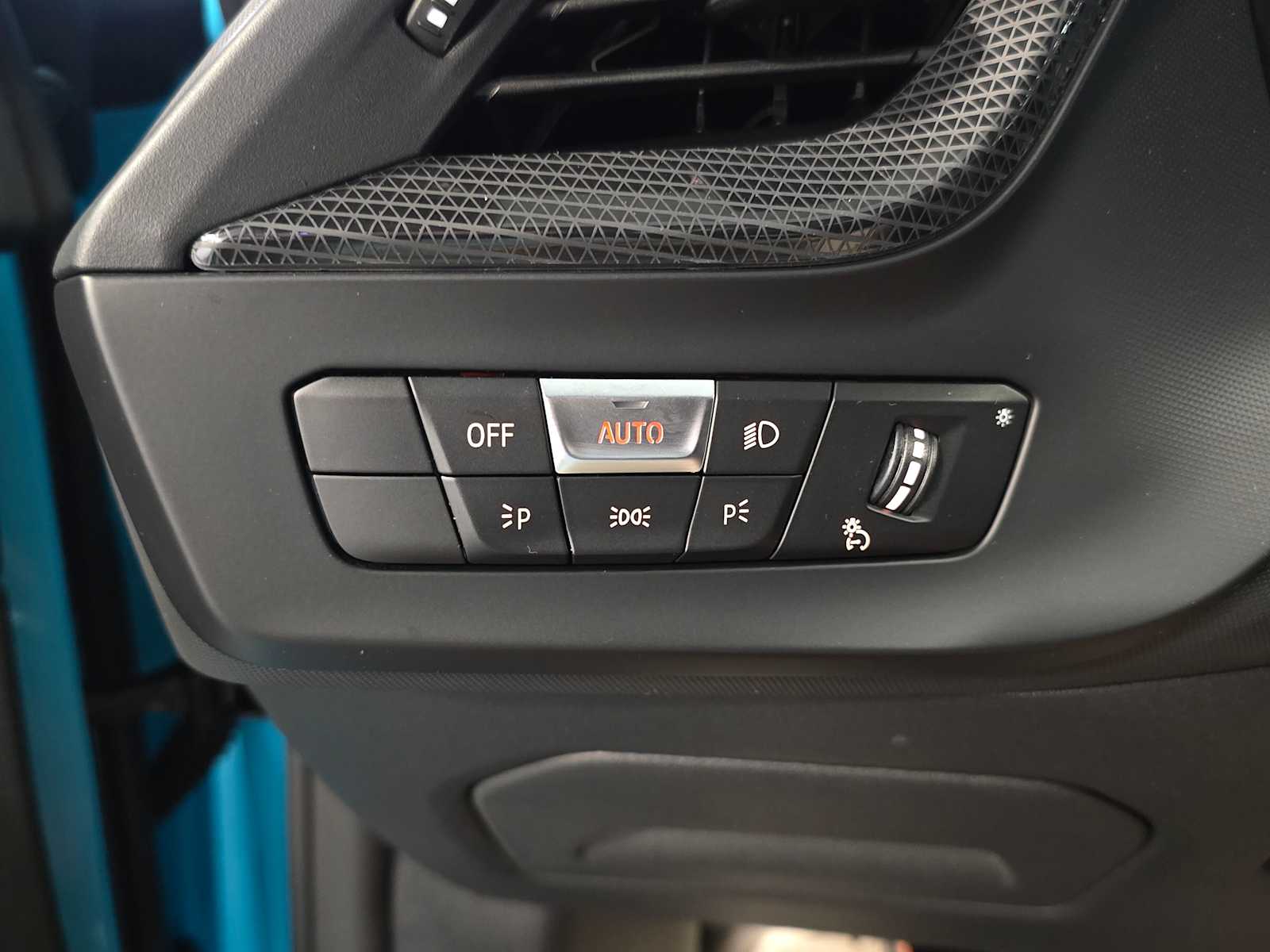 Thumbnail: 2024 BMW 2 Series - 23