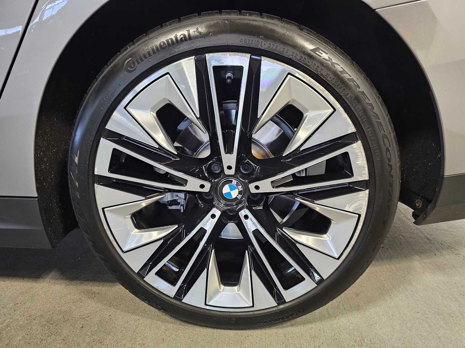 Thumbnail: 2024 BMW 5 Series - 8