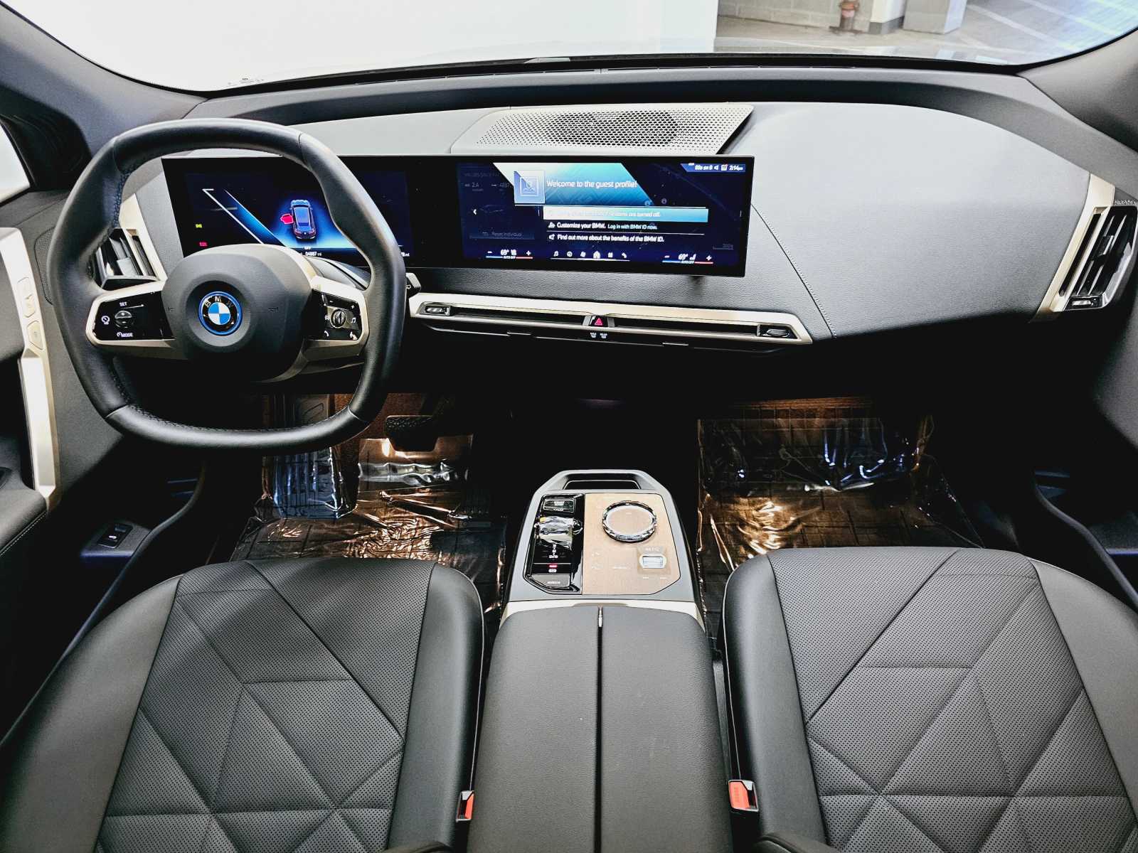 Thumbnail: 2024 BMW iX - 10