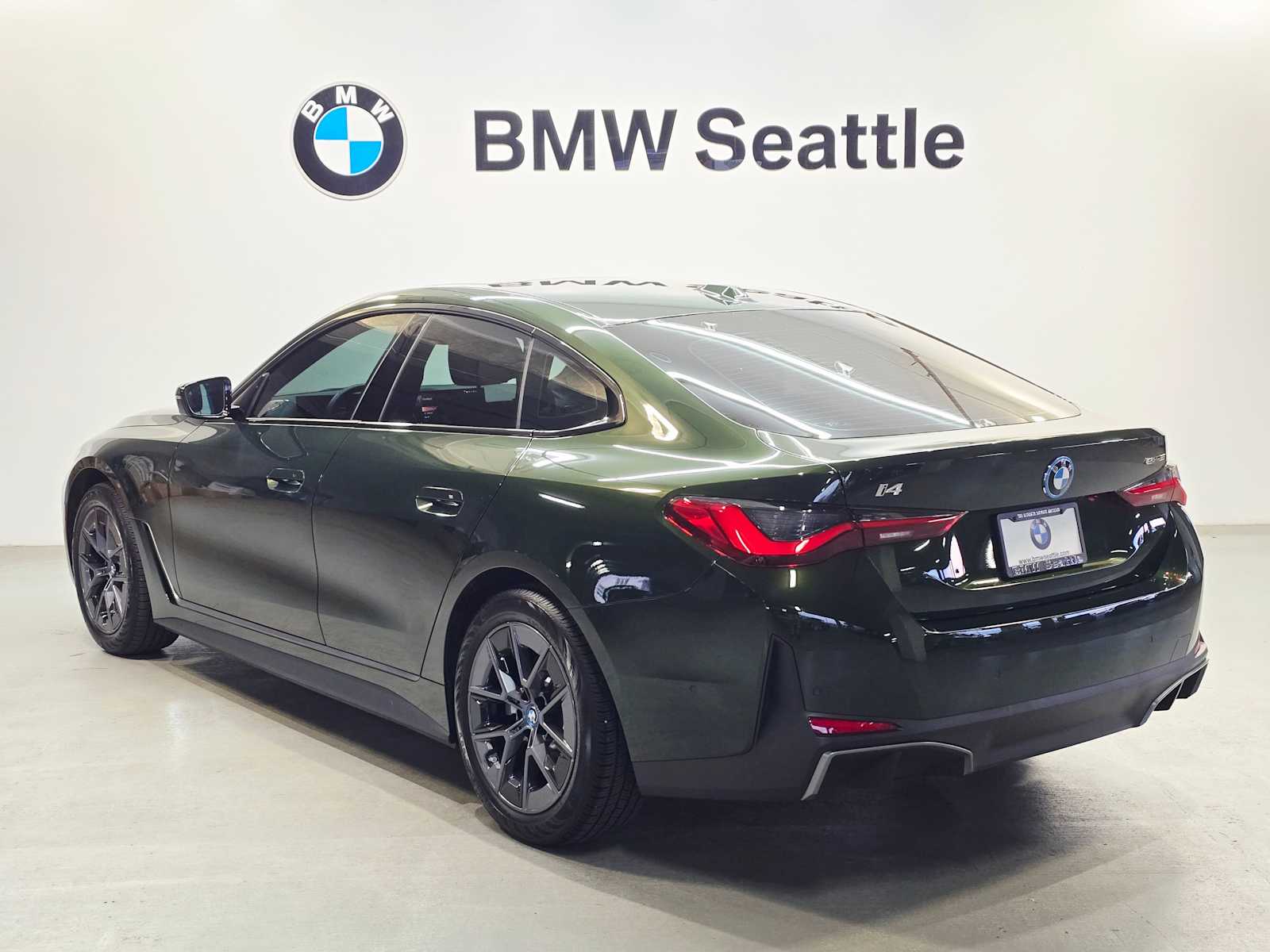 Thumbnail: 2023 BMW i4 - 4