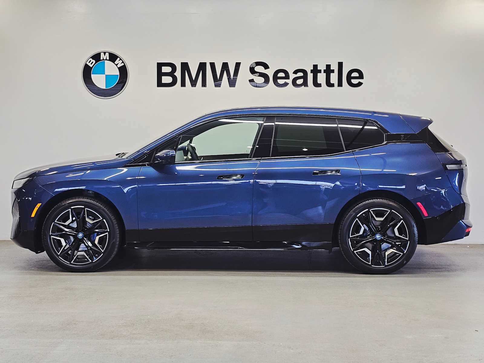 Thumbnail: 2025 BMW iX - 3