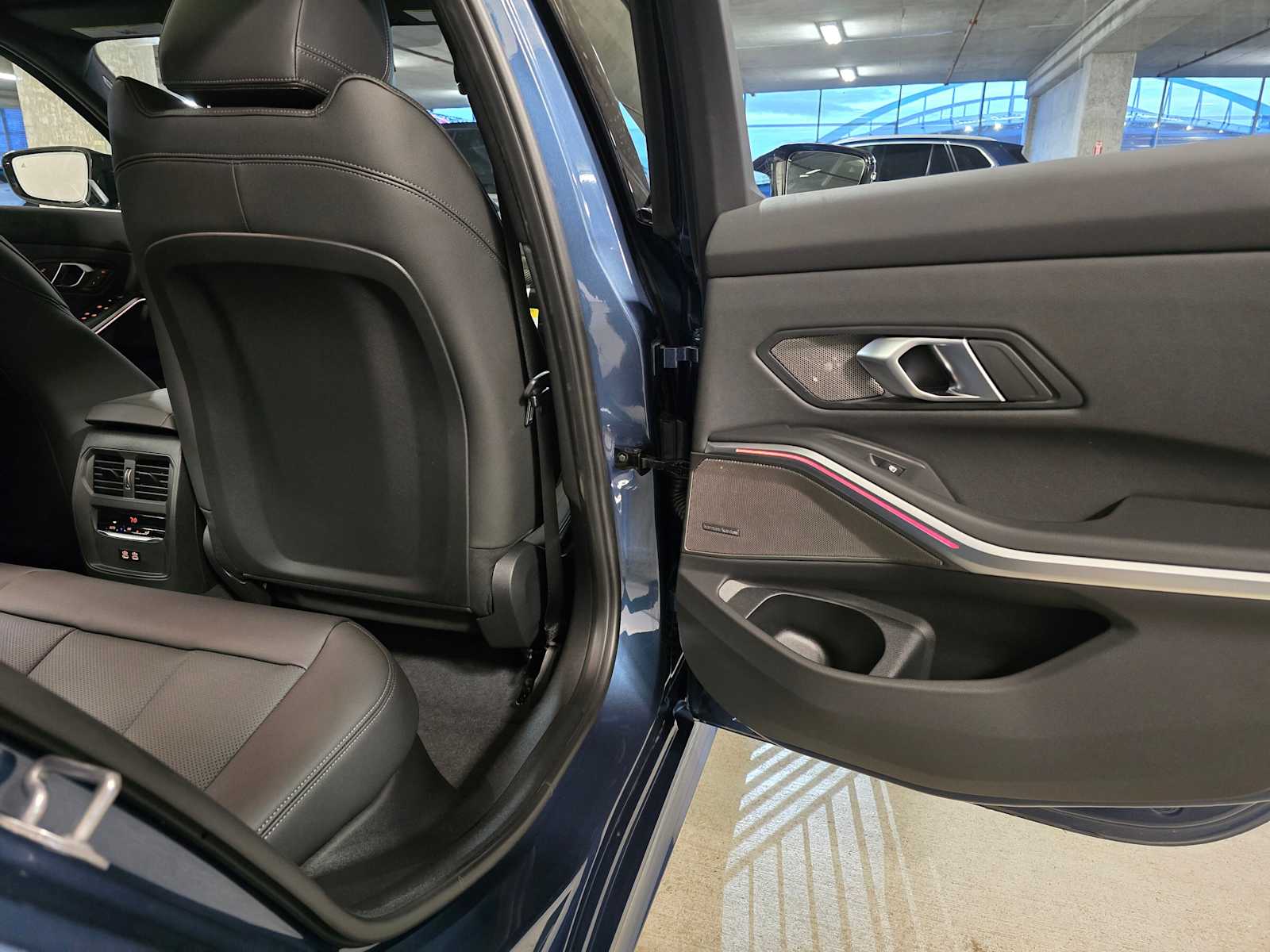 Thumbnail: 2026 BMW 3 Series - 28