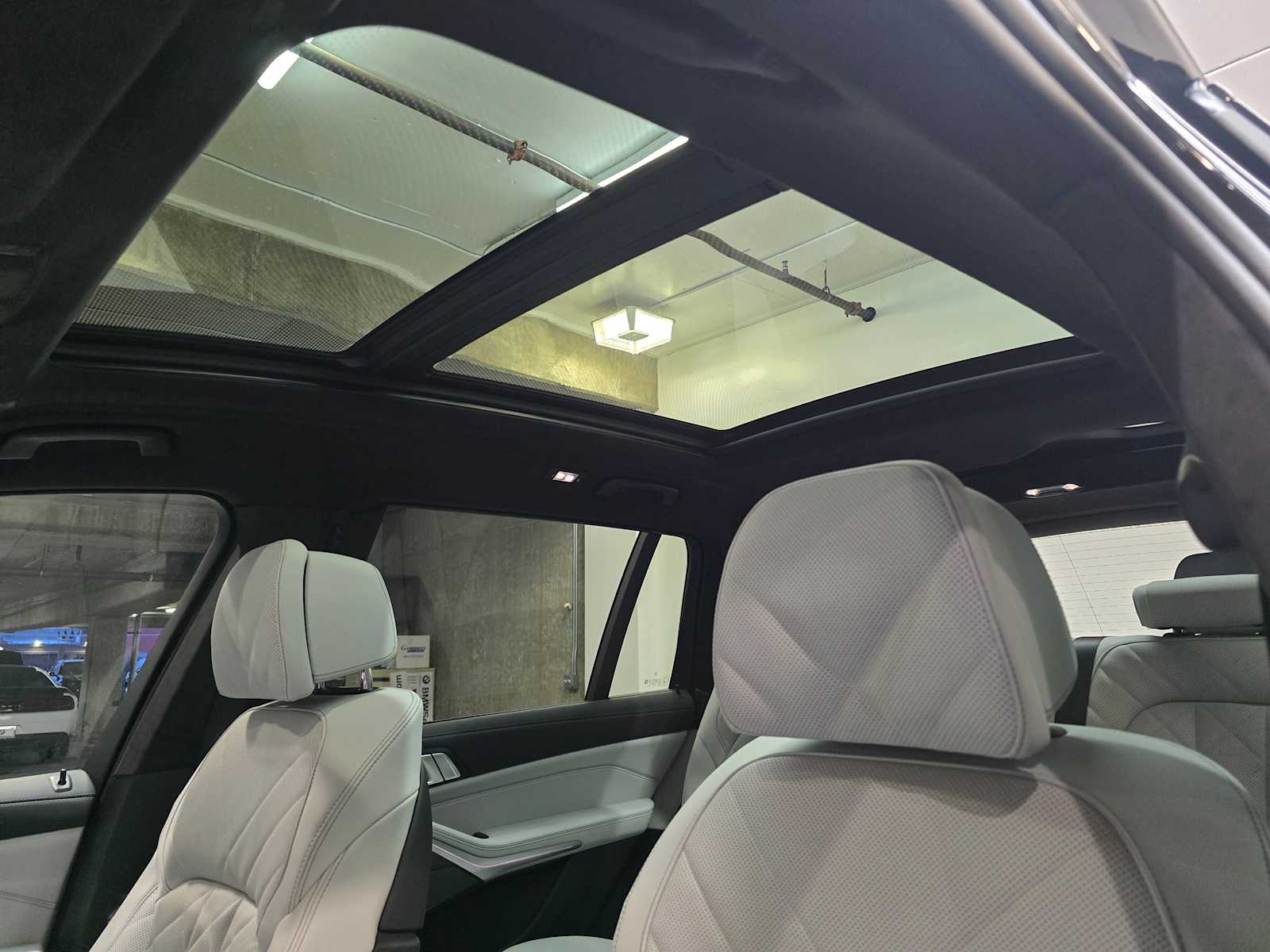 Thumbnail: 2026 BMW X7 - 28