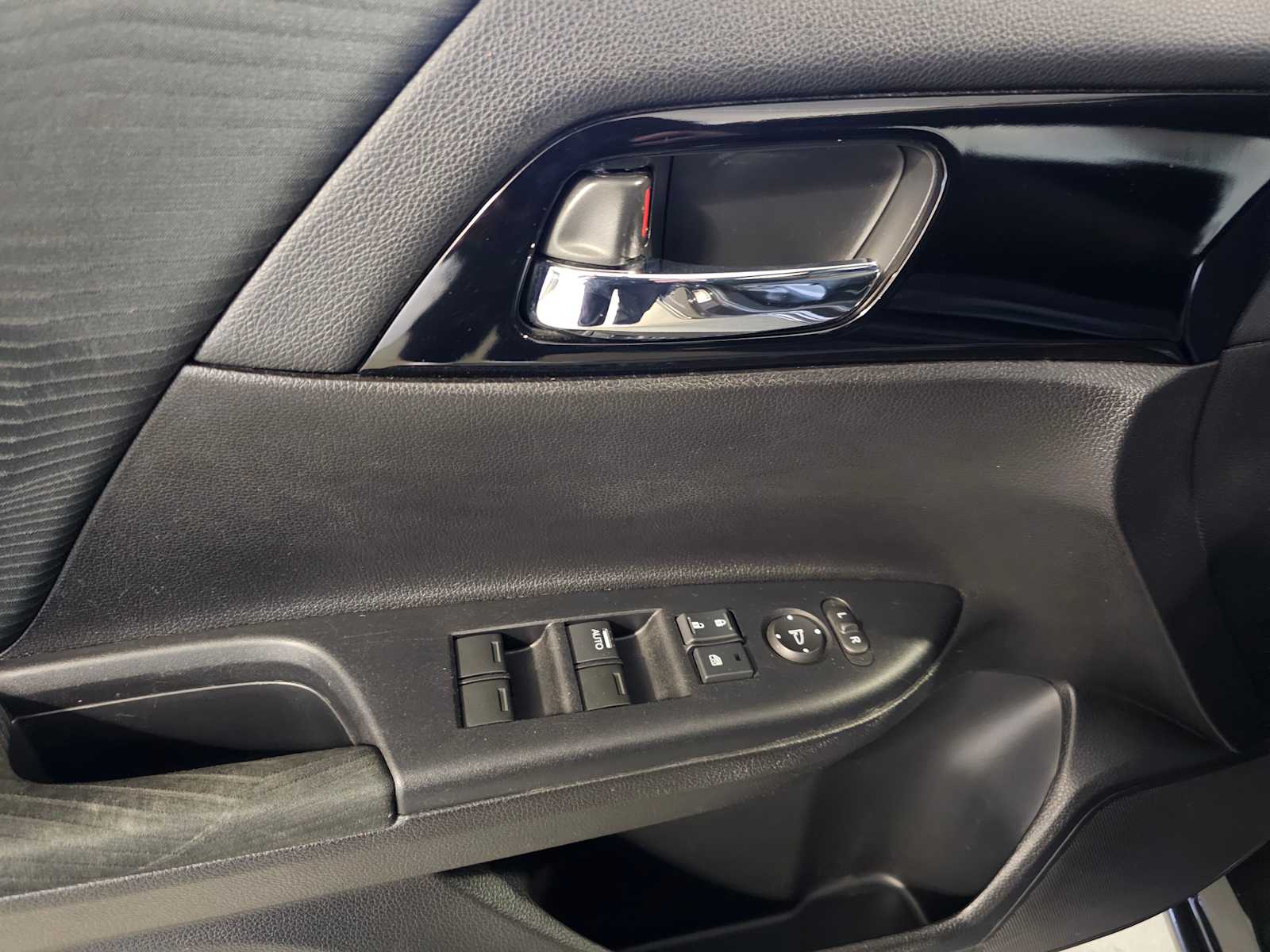 Thumbnail: 2016 Honda Accord - 23