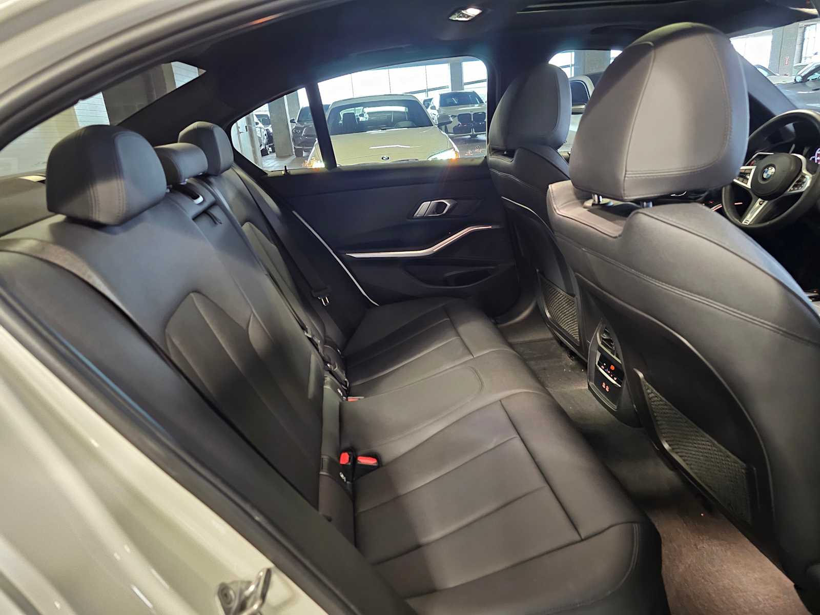 Thumbnail: 2021 BMW 3 Series - 38