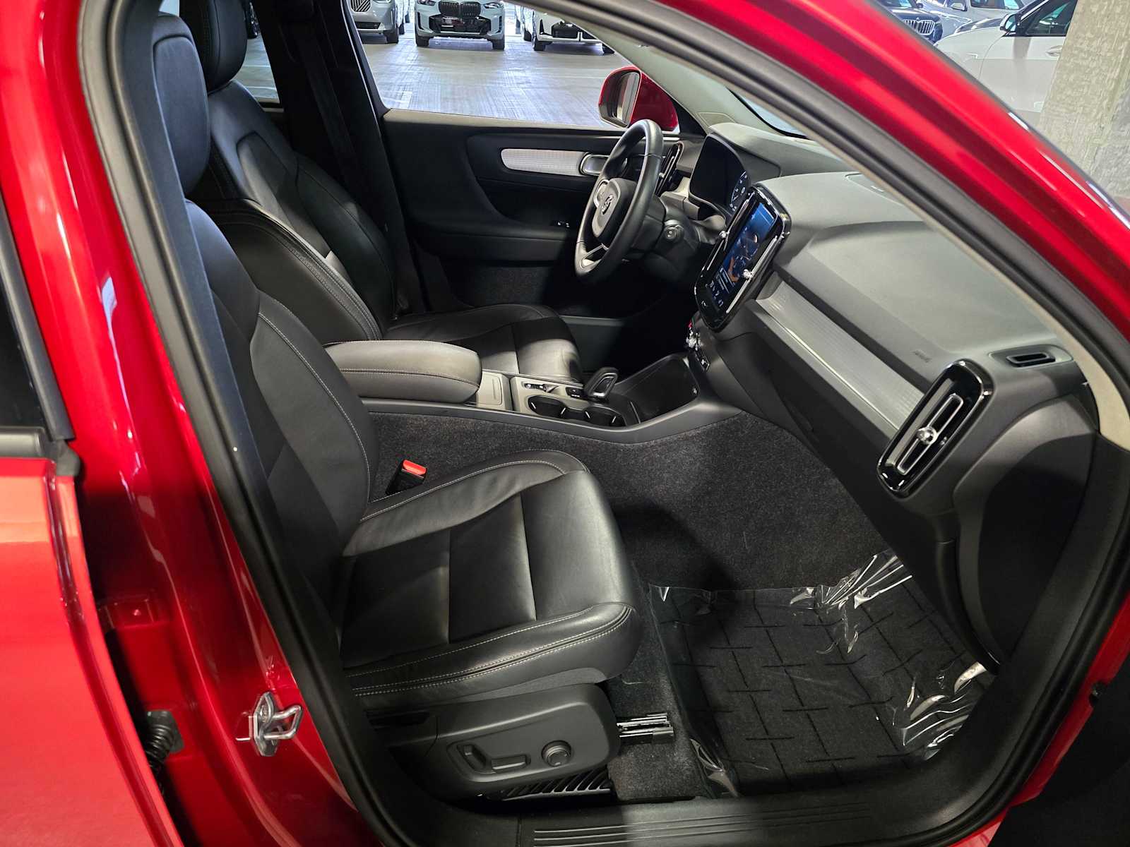 Thumbnail: 2019 Volvo XC40 - 32