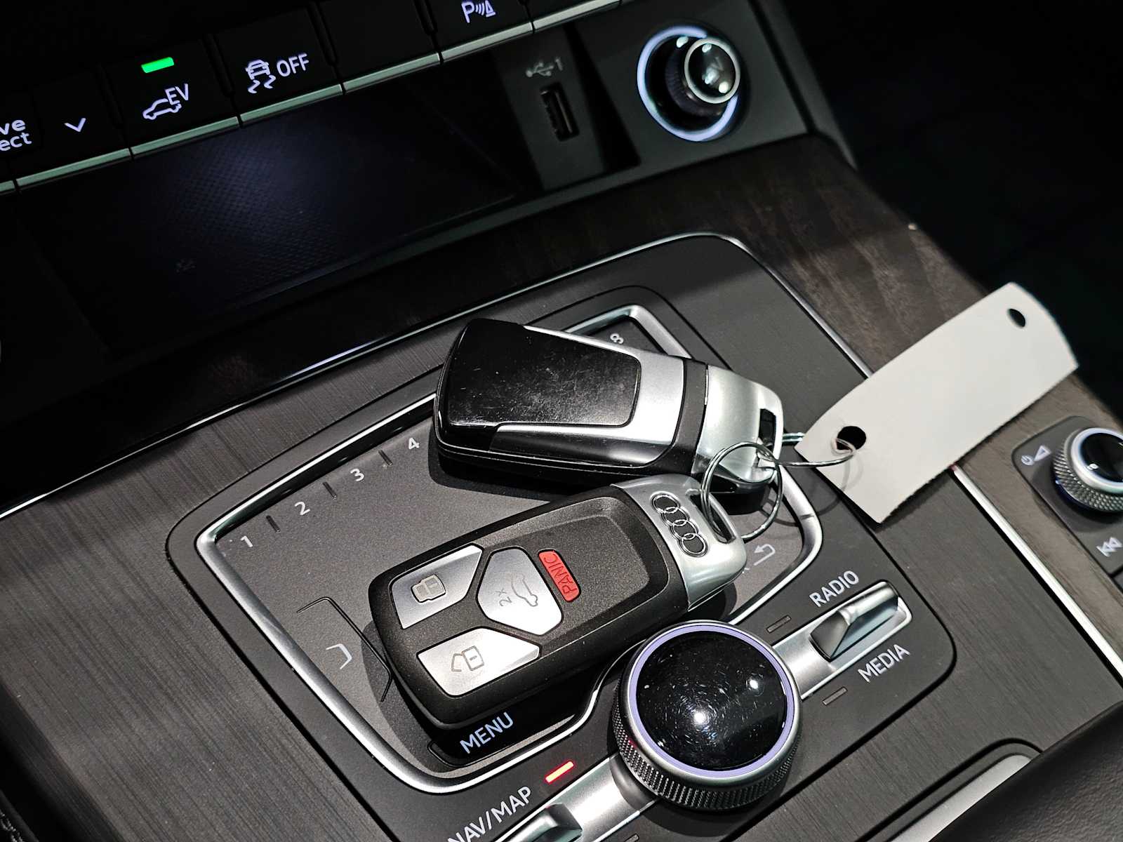 Thumbnail: 2020 Audi Q5 - 31