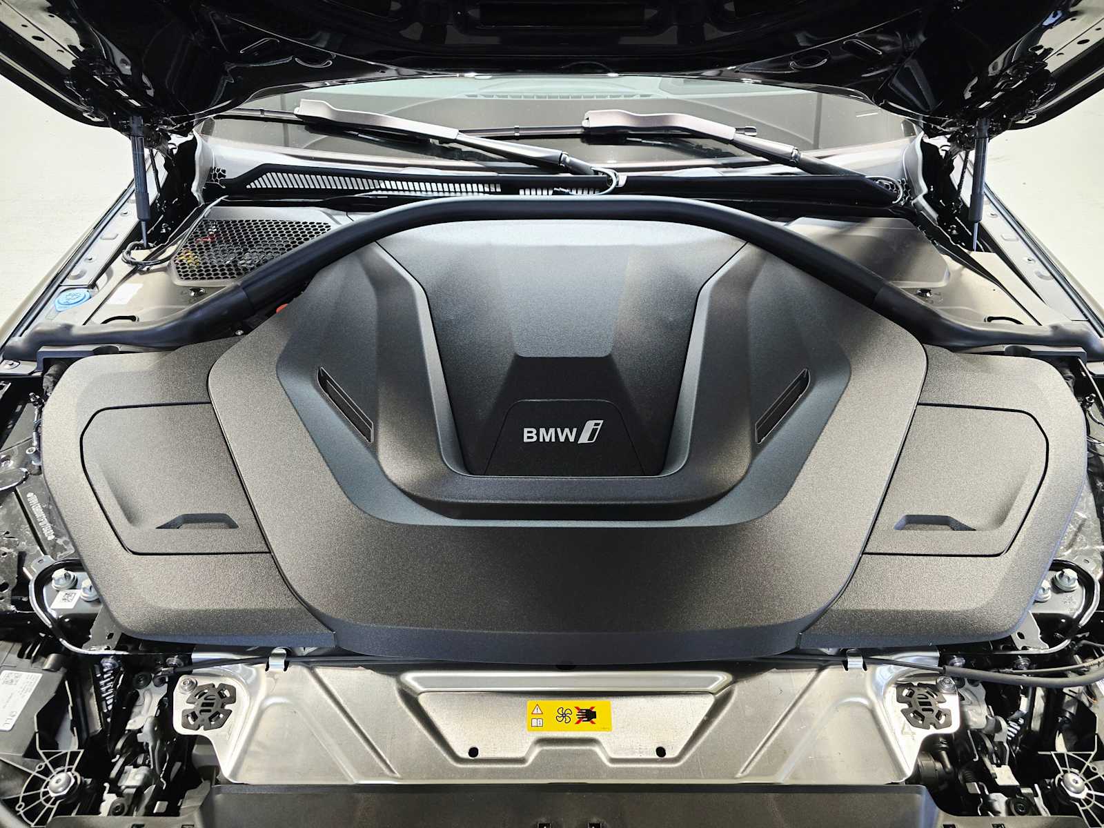 Thumbnail: 2026 BMW i4 - 9