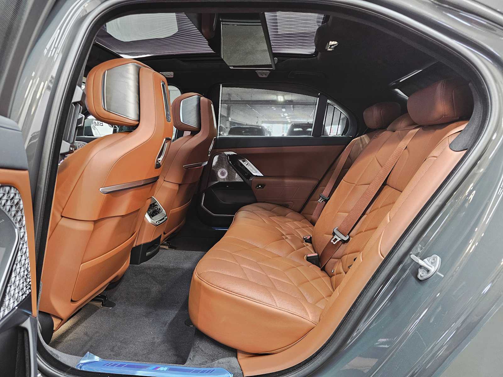 Thumbnail: 2026 BMW 7 Series - 25