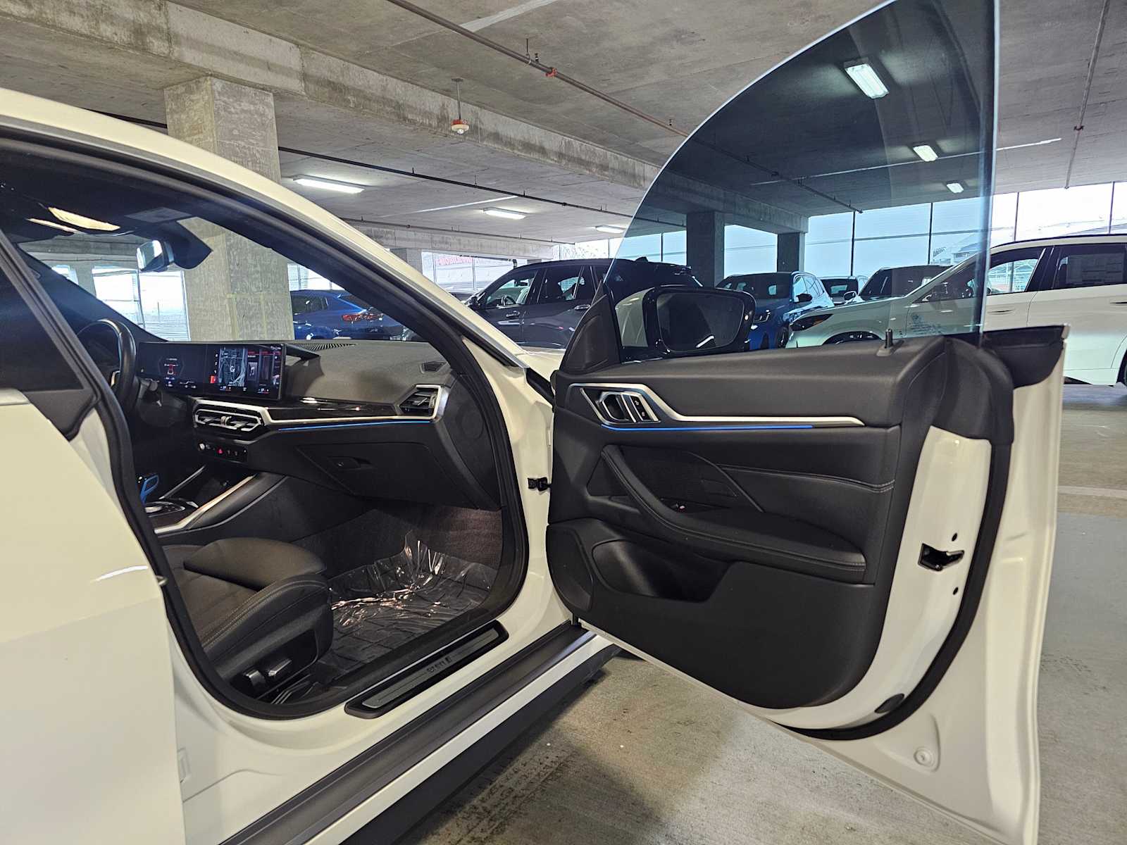 Thumbnail: 2023 BMW i4 - 38