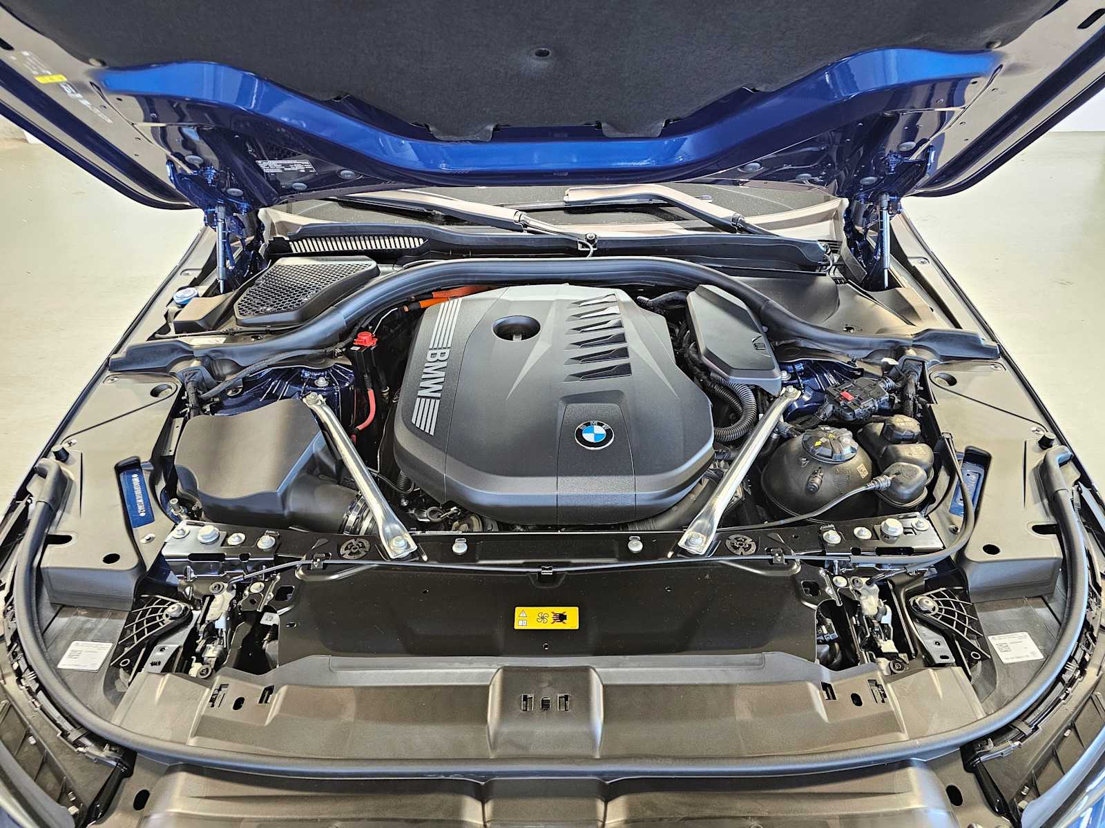 Thumbnail: 2026 BMW 5 Series - 9