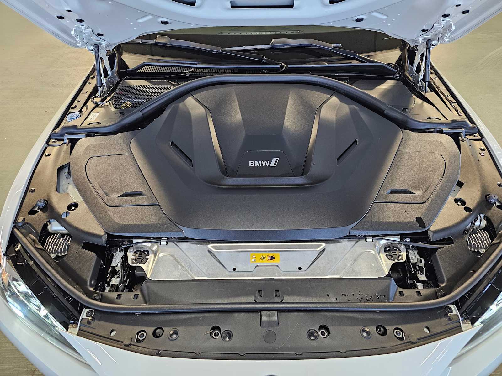 Thumbnail: 2023 BMW i4 - 9