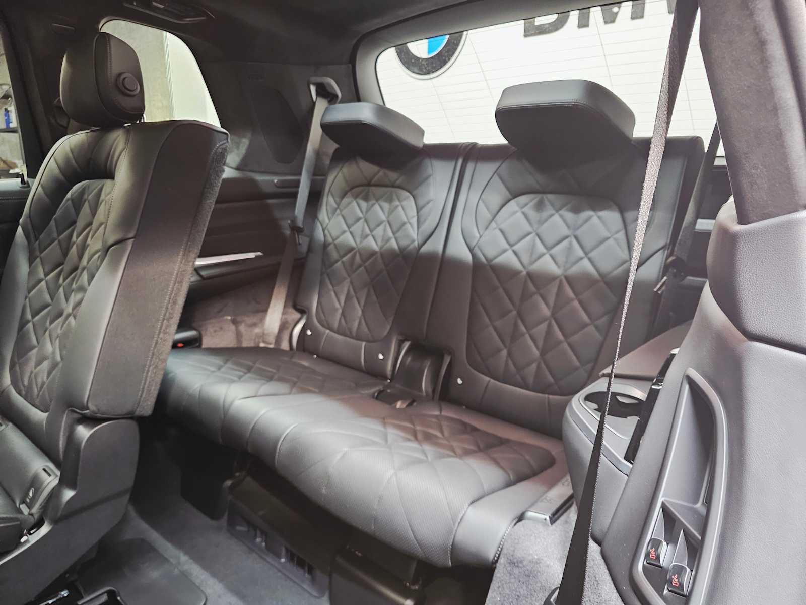 Thumbnail: 2026 BMW X7 - 27