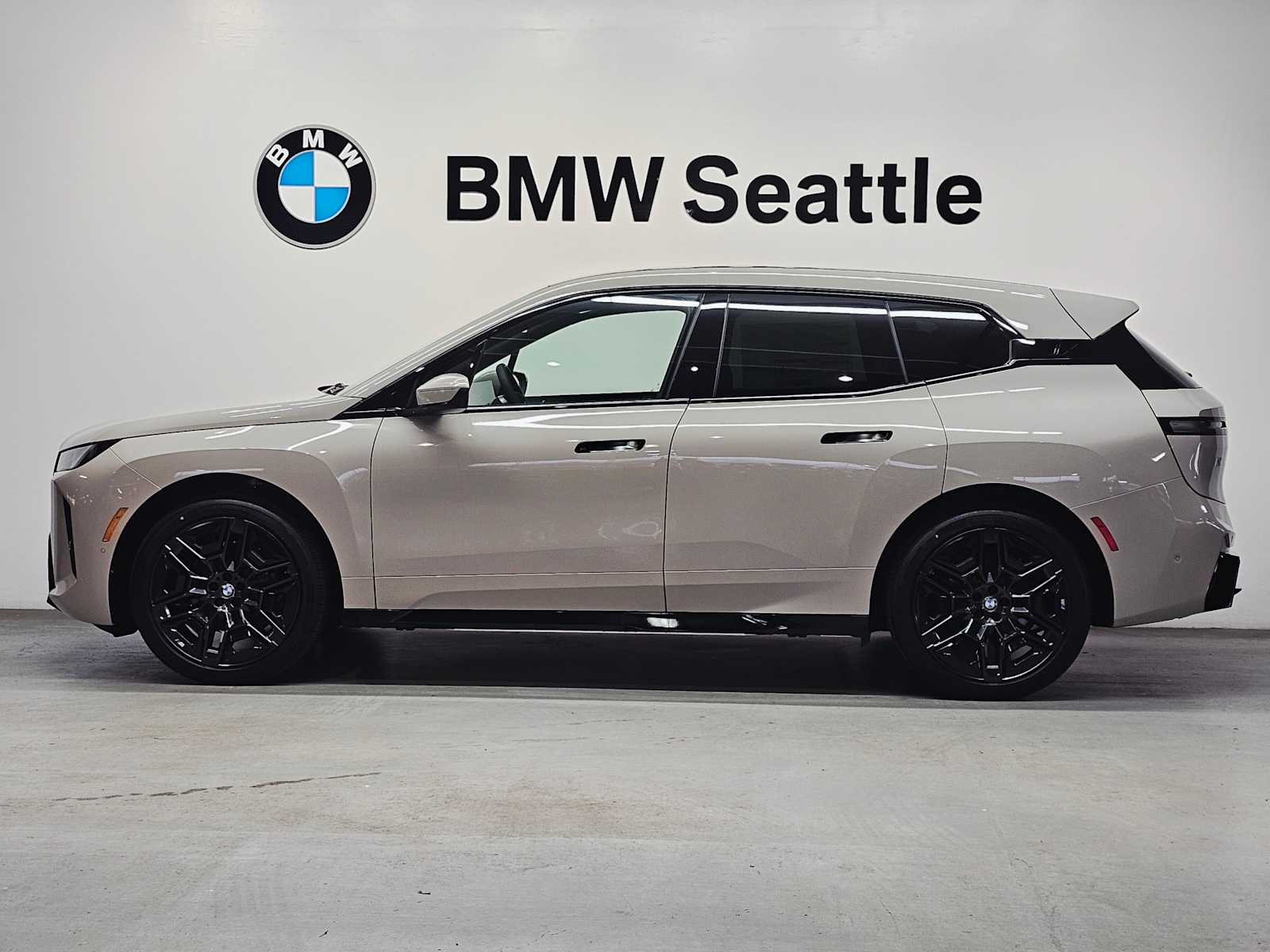 Thumbnail: 2026 BMW iX - 3