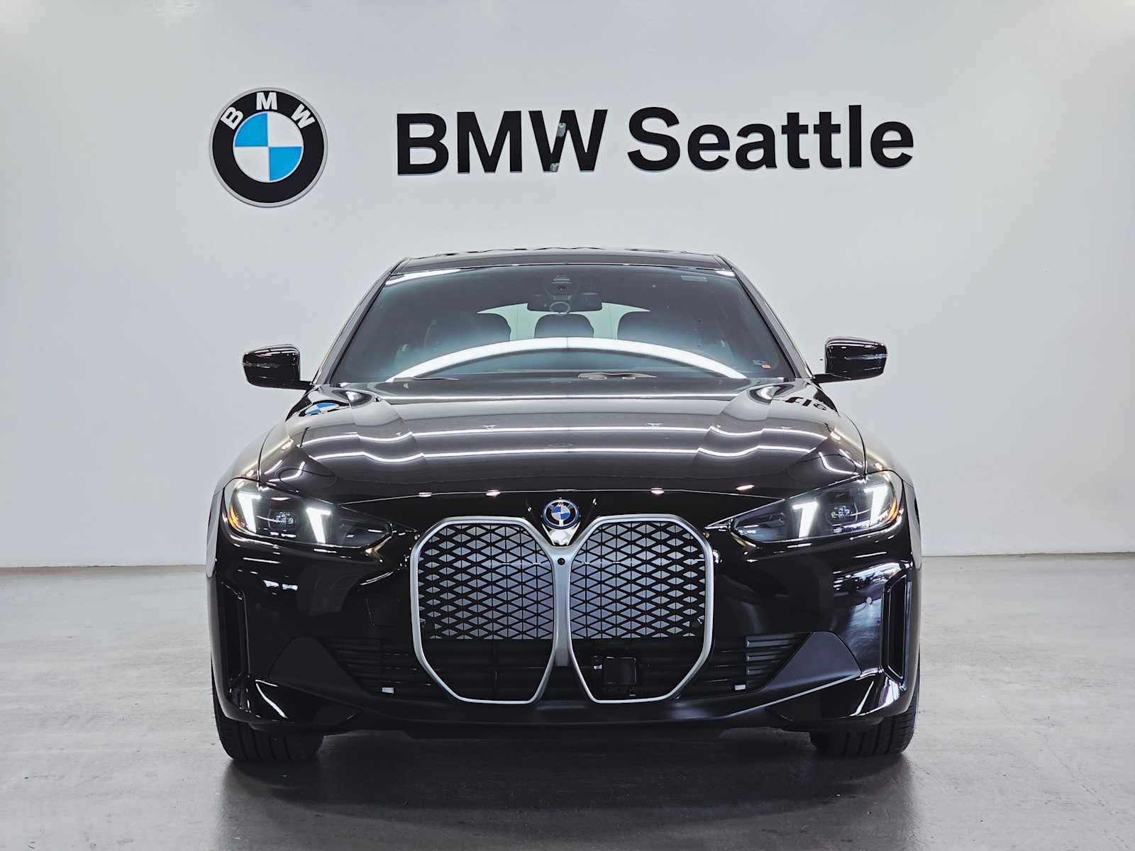 Thumbnail: 2025 BMW i4 - 6