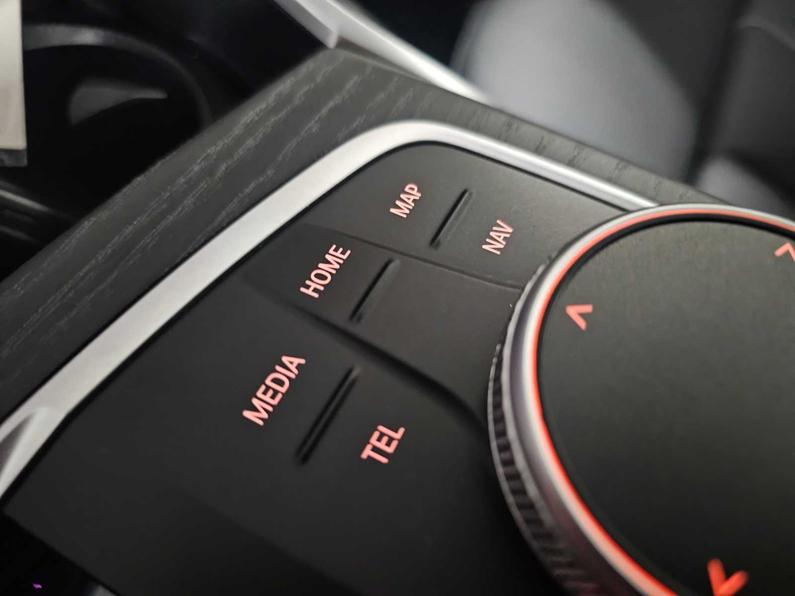 Thumbnail: 2025 BMW 3 Series - 25