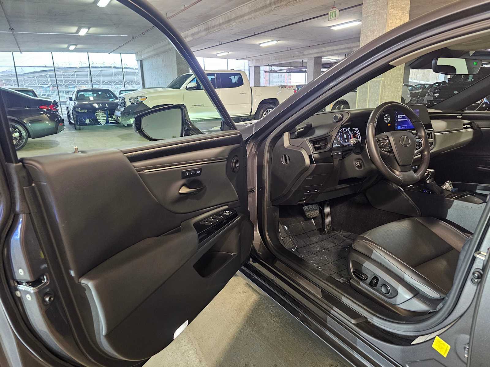 Thumbnail: 2023 Lexus ES - 30