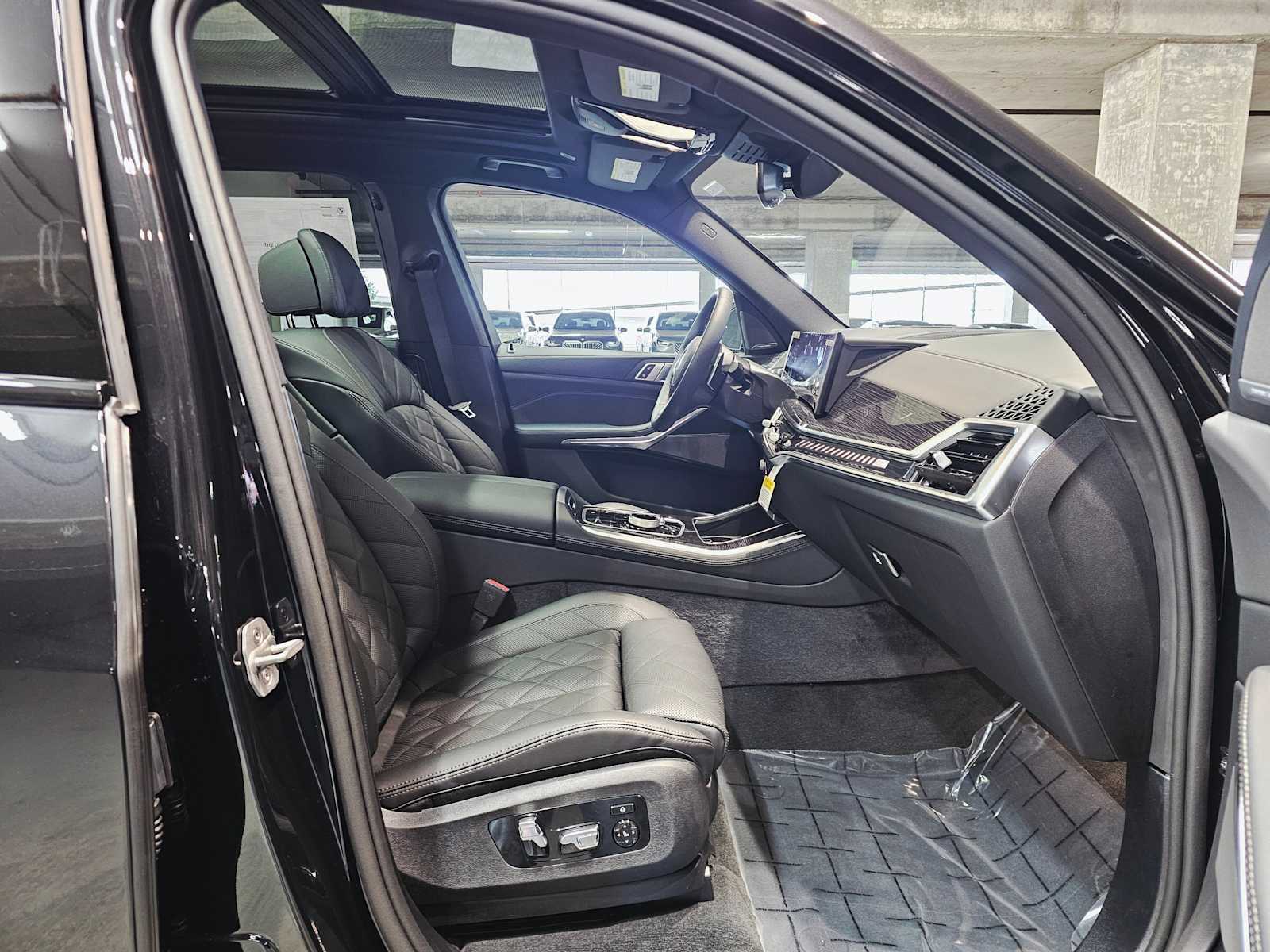 Thumbnail: 2026 BMW X5 - 27