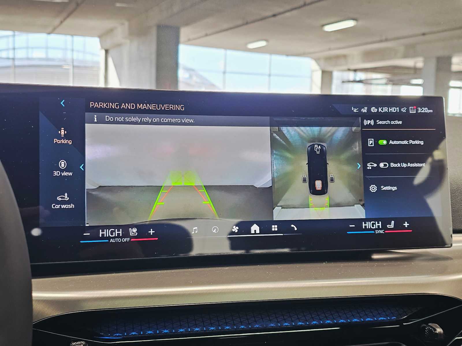 Thumbnail: 2025 BMW i4 - 15